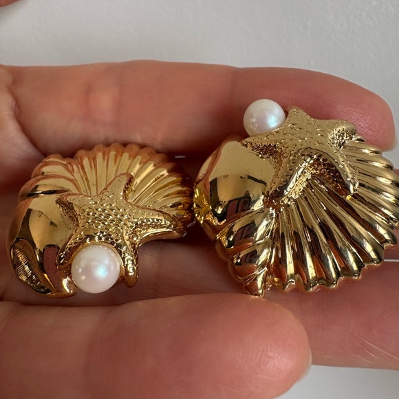 Vintage Avon Seashell Bracelet & Clip Earrings Set Gold Pearl Accent NIB 351 - Picture 6 of 16